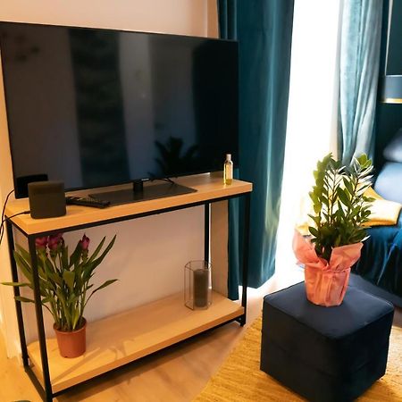 Coeur De Ville T2, Terrasse, Clim Tt Equipe, Parking 滨海萨纳里 外观 照片